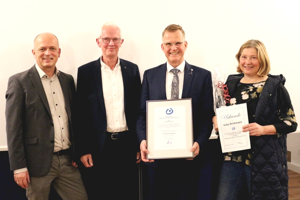 Gaby Brinkmann, Burkhardt Stock, Erwin Drefs und Geschäftsführer Holger Stolz (von rechts)